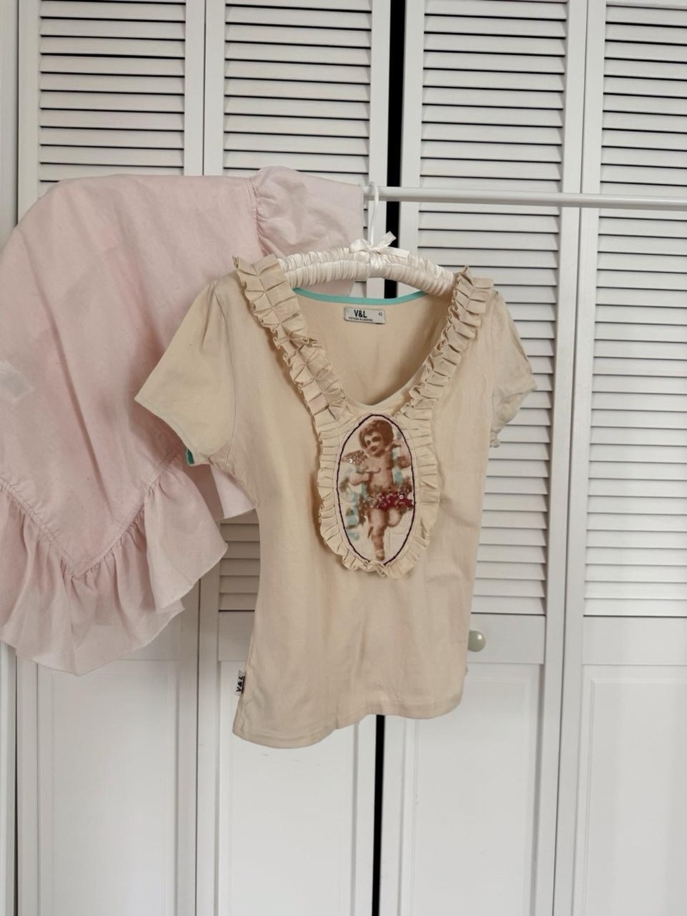 Vintage V&L Victorio & Lucchino angel cherub ruffle top